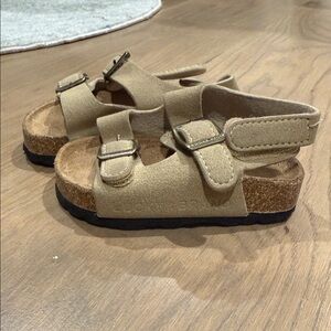 Lucky Brand Kids Tan Buckle Sandals